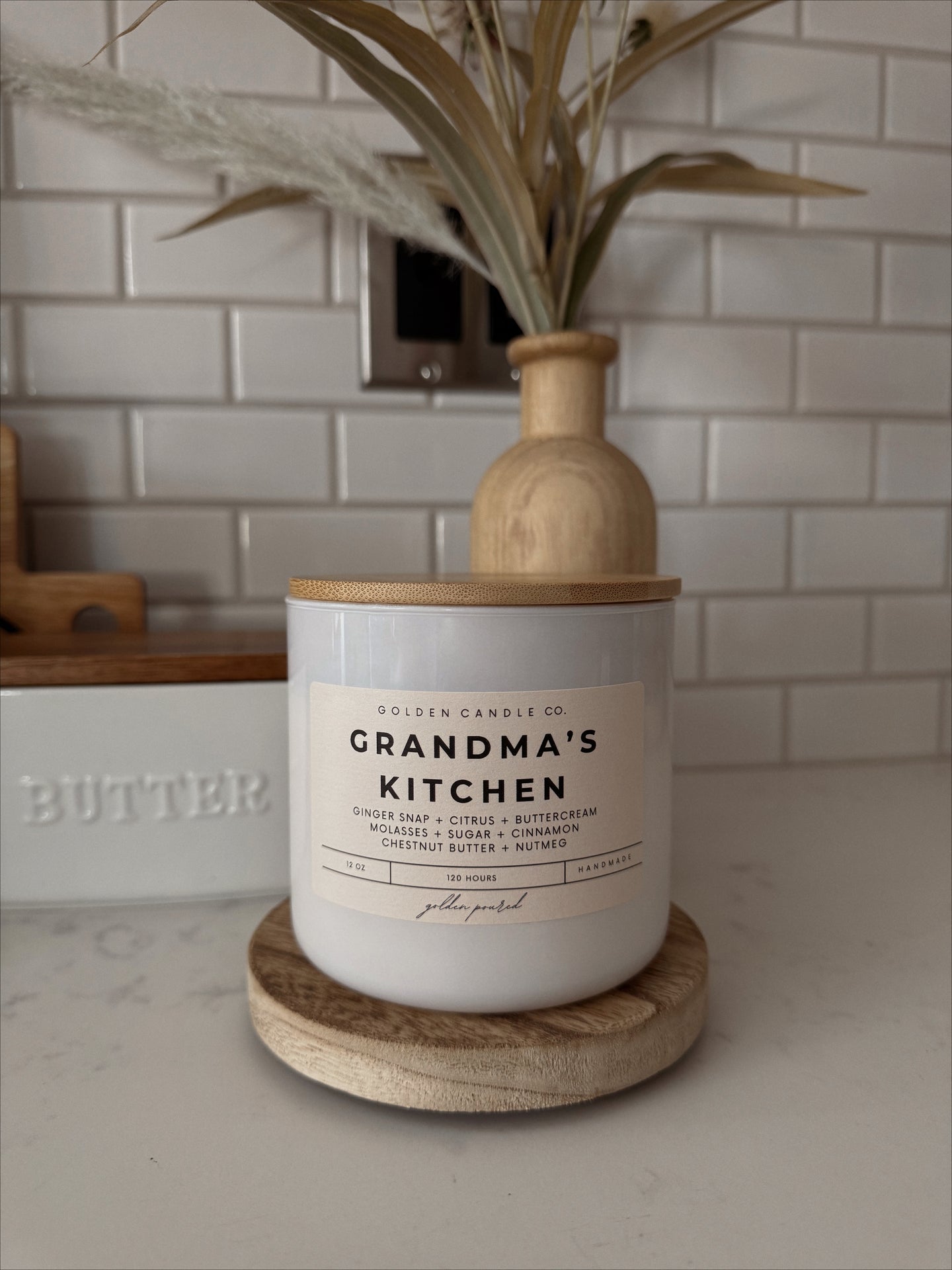 Grandma's Kitchen Candle - Milky Glass 17oz